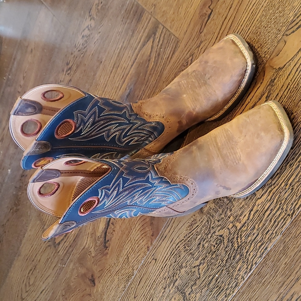 Ariat Square Toe boots